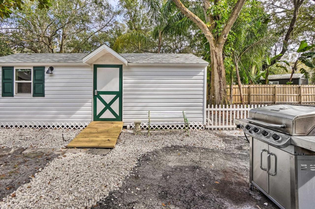 Tropical Palm Harbor Studio Walk To Gulf! Exterior photo